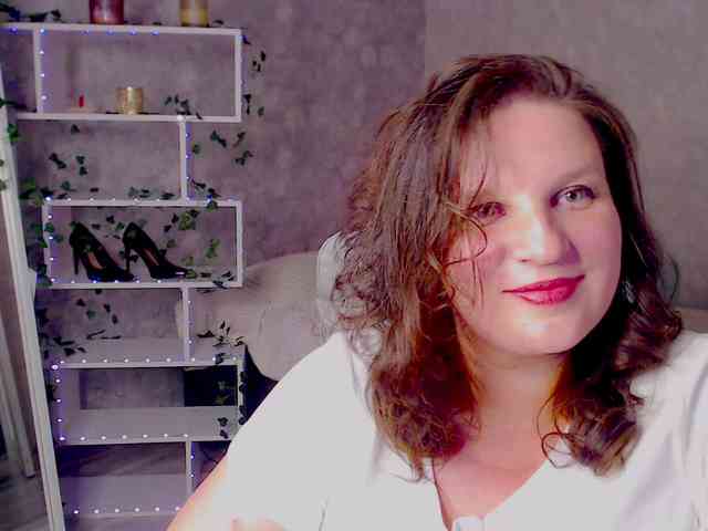 MilaLluna webcam