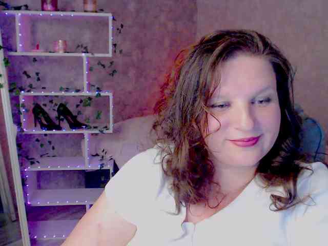MilaLluna webcam