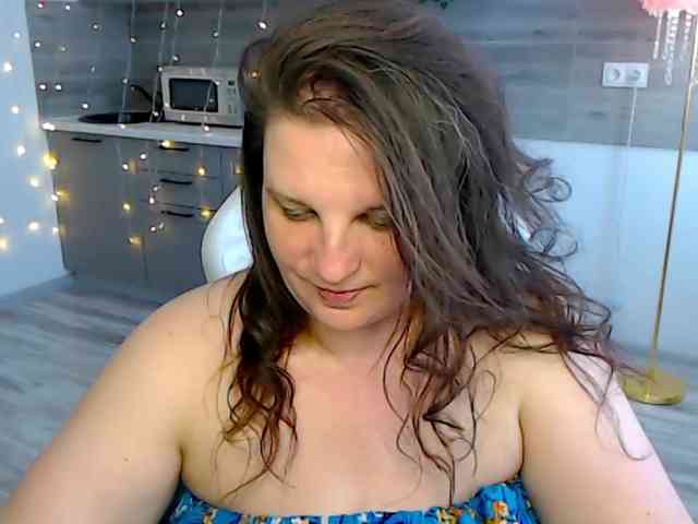 MilaLluna webcam