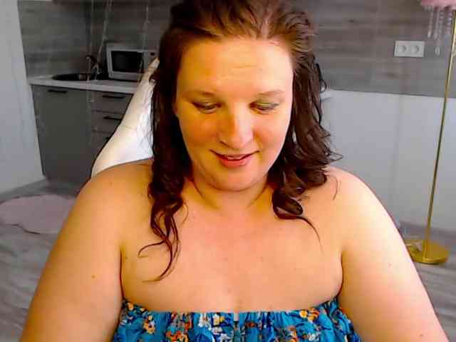 MilaLluna webcam