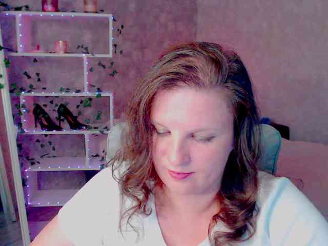 MilaLluna webcam