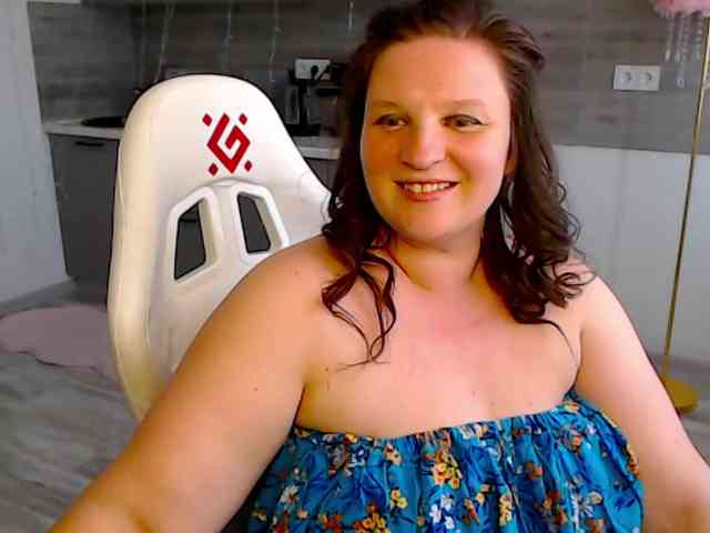 MilaLluna webcam