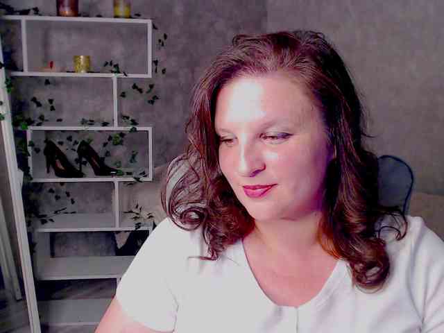 MilaLluna webcam