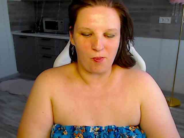 MilaLluna webcam