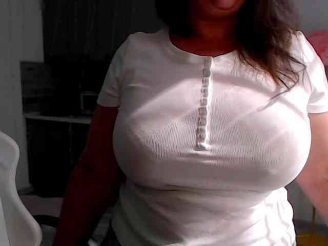 MilaLluna webcam