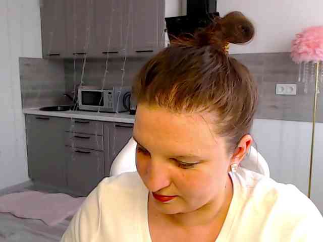 MilaLluna webcam