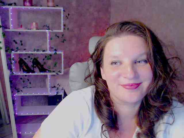 MilaLluna webcam