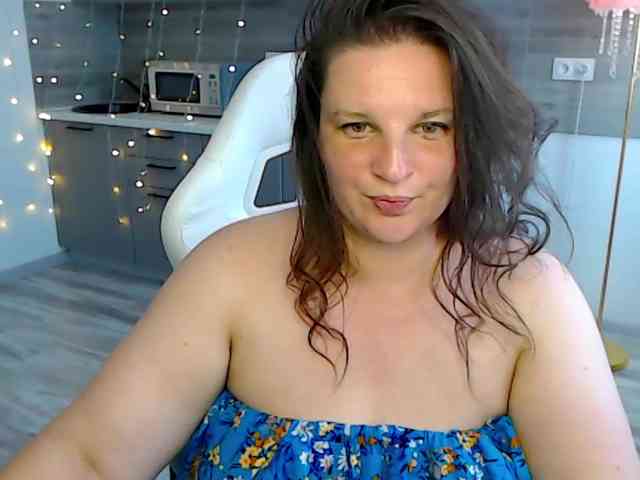 MilaLluna webcam