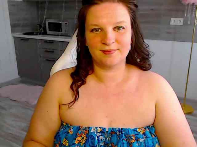 MilaLluna webcam