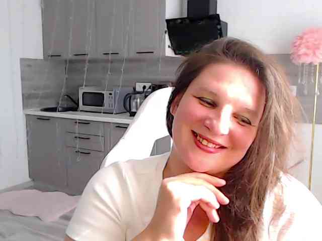 MilaLluna webcam