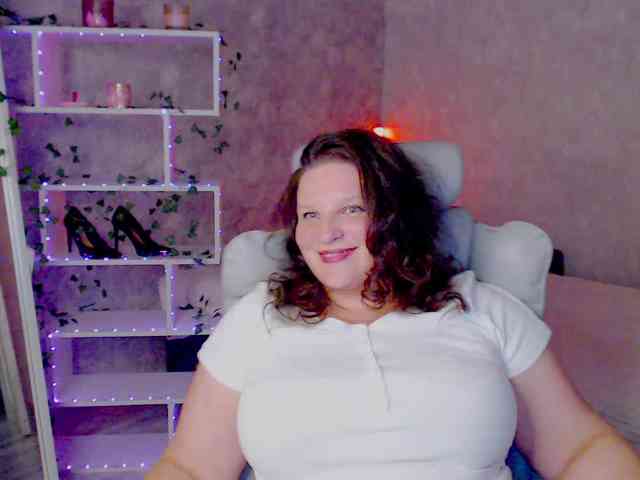 MilaLluna webcam
