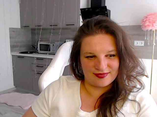 MilaLluna webcam