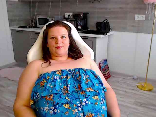 MilaLluna webcam