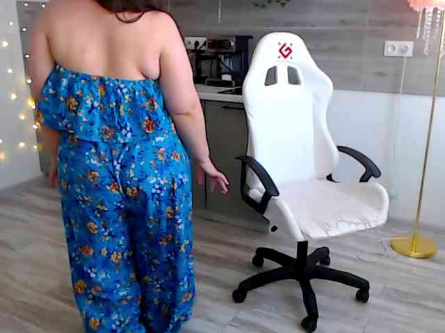 MilaLluna webcam