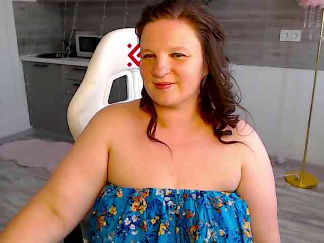 MilaLluna webcam