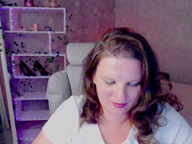 MilaLluna webcam