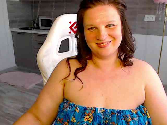 MilaLluna webcam