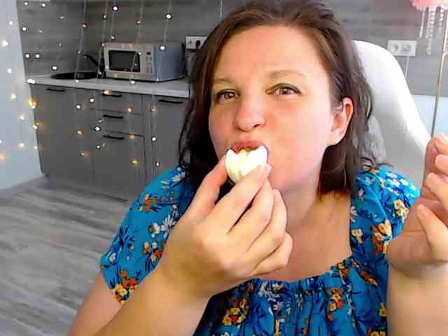 MilaLluna webcam