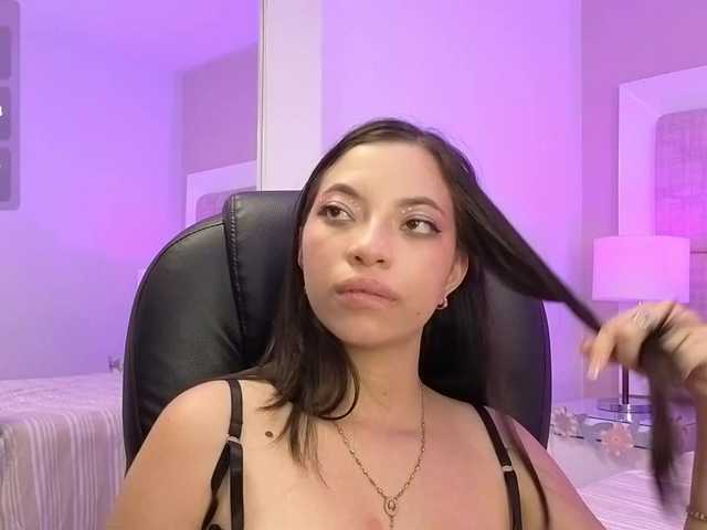 AshleyScott live cam on BongaCams