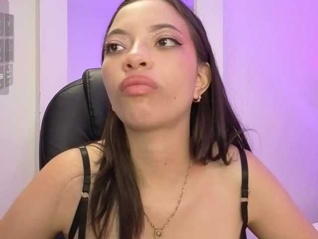AshleyScott live cam on BongaCams