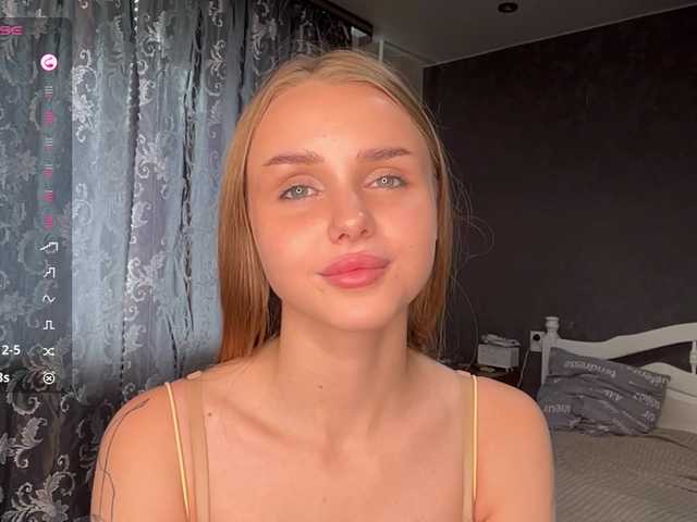 LaureGrage live cam on BongaCams