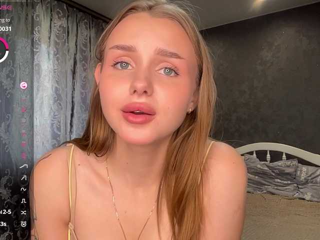 LaureGrage live cam on BongaCams