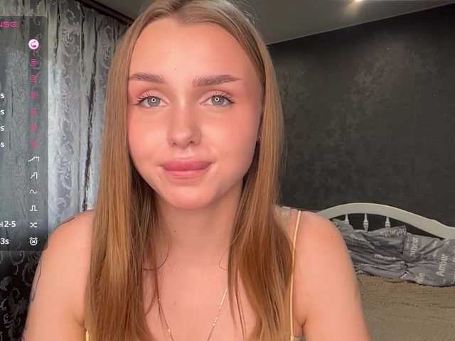 LaureGrage live cam on BongaCams