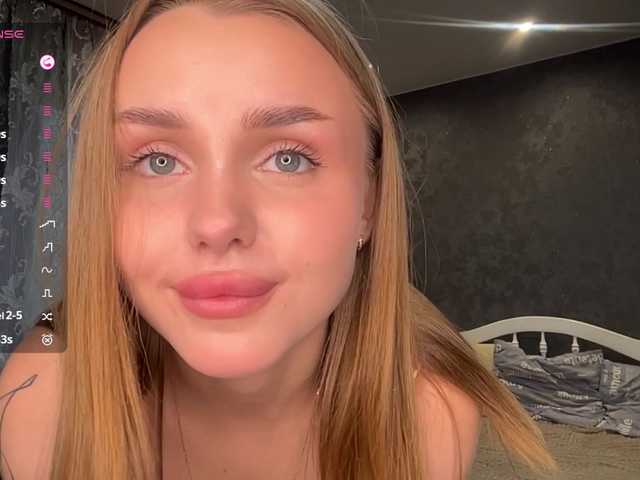 LaureGrage live cam on BongaCams