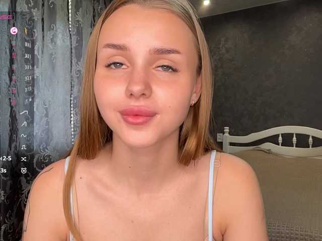 LaureGrage live cam on BongaCams