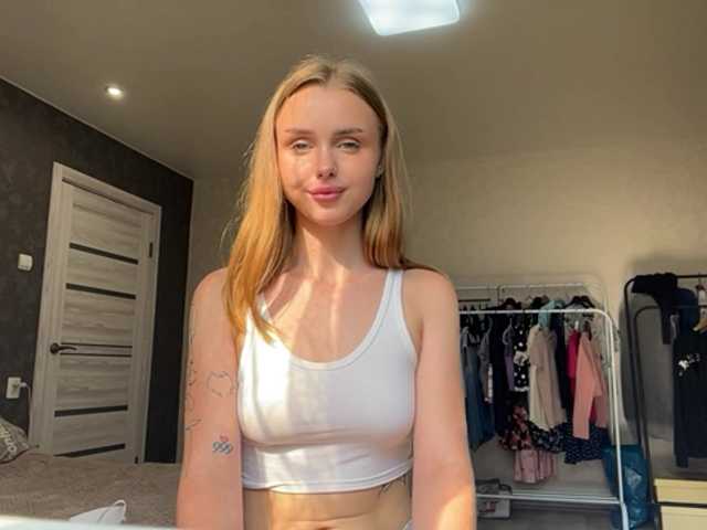 LaureGrage live cam on BongaCams