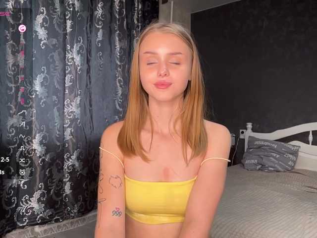 LaureGrage live cam on BongaCams