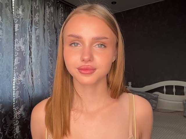 LaureGrage live cam on BongaCams