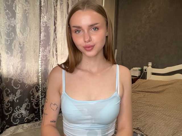 LaureGrage live cam on BongaCams