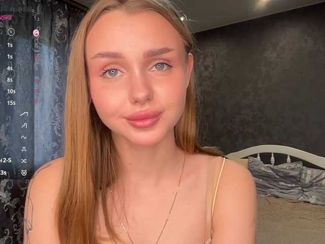 LaureGrage live cam on BongaCams