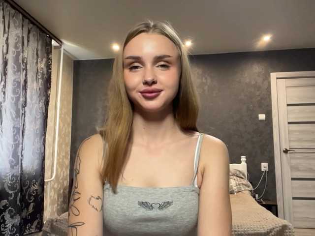 LaureGrage live cam on BongaCams