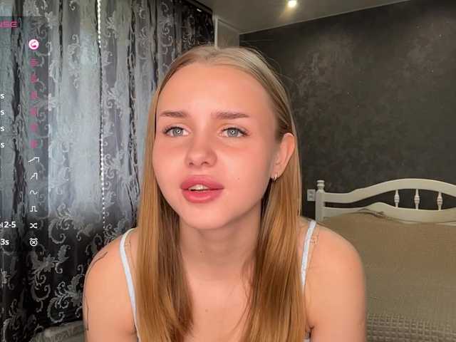 LaureGrage live cam on BongaCams