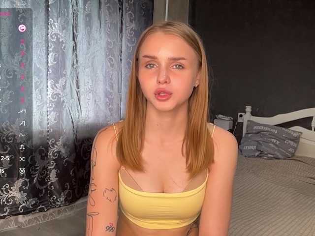 LaureGrage live cam on BongaCams