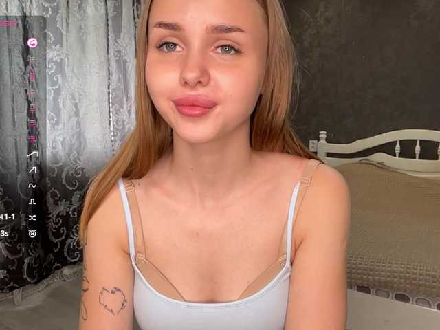 LaureGrage live cam on BongaCams