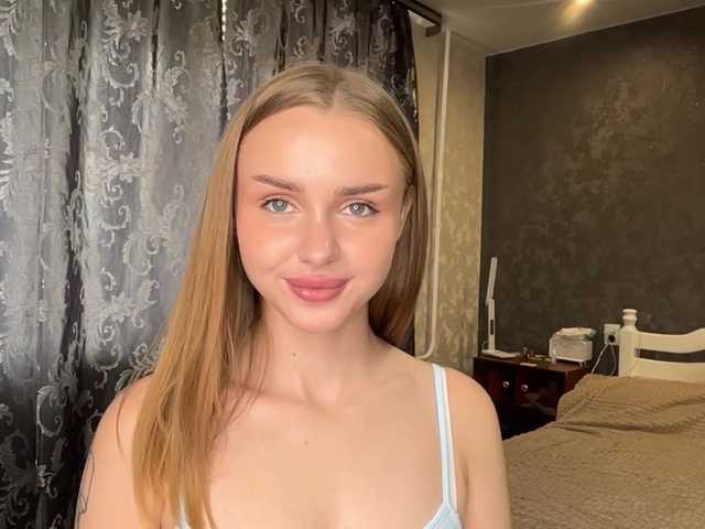 LaureGrage live cam on BongaCams