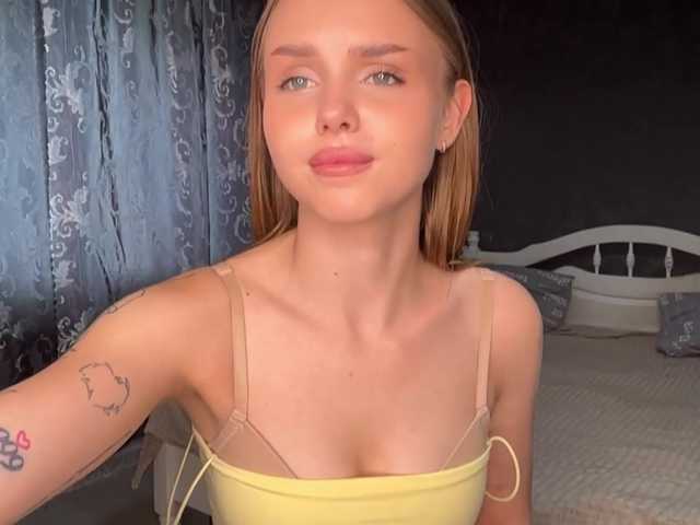 LaureGrage live cam on BongaCams