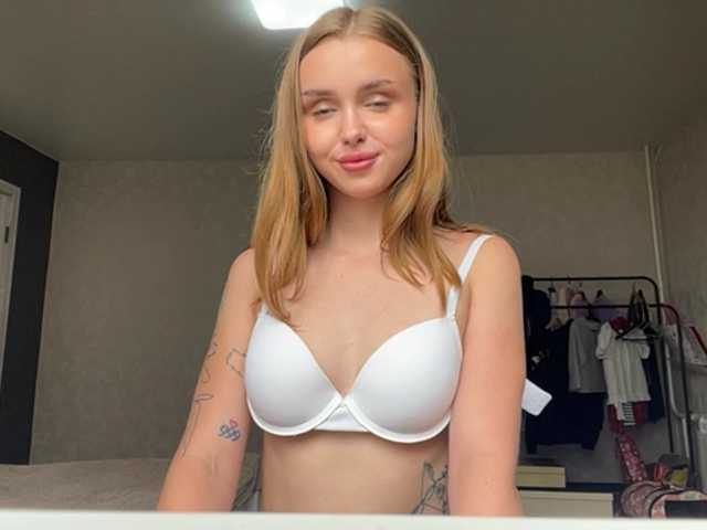 LaureGrage live webcam show