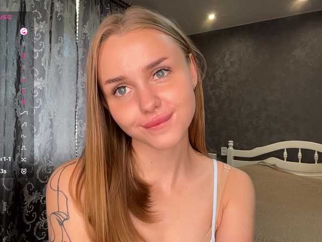 LaureGrage live cam on BongaCams