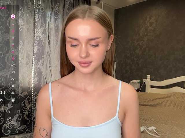 LaureGrage live cam on BongaCams