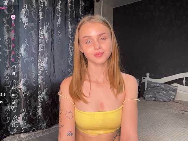 LaureGrage live cam on BongaCams