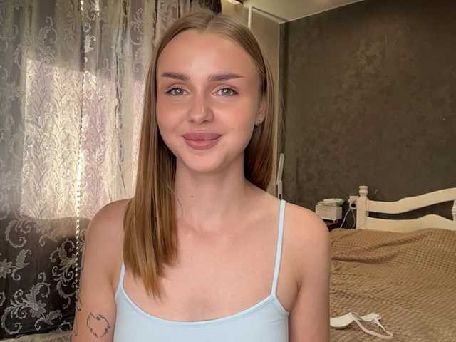 LaureGrage live cam on BongaCams