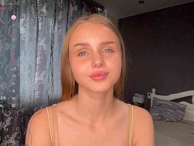 Lauregrage's cam show statistics and live stream