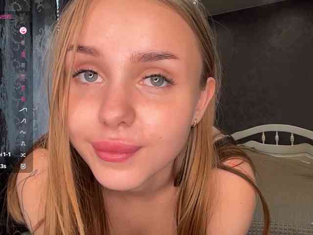 LaureGrage webcam