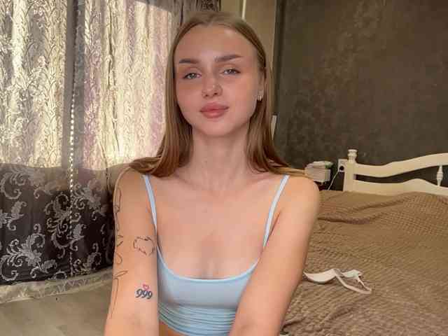 LaureGrage Live Webcam on BongaCams
