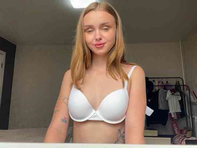 LaureGrage webcam