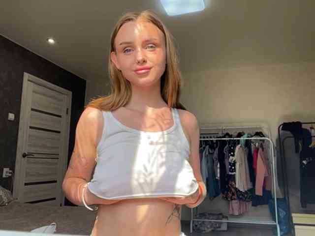 LaureGrage webcam